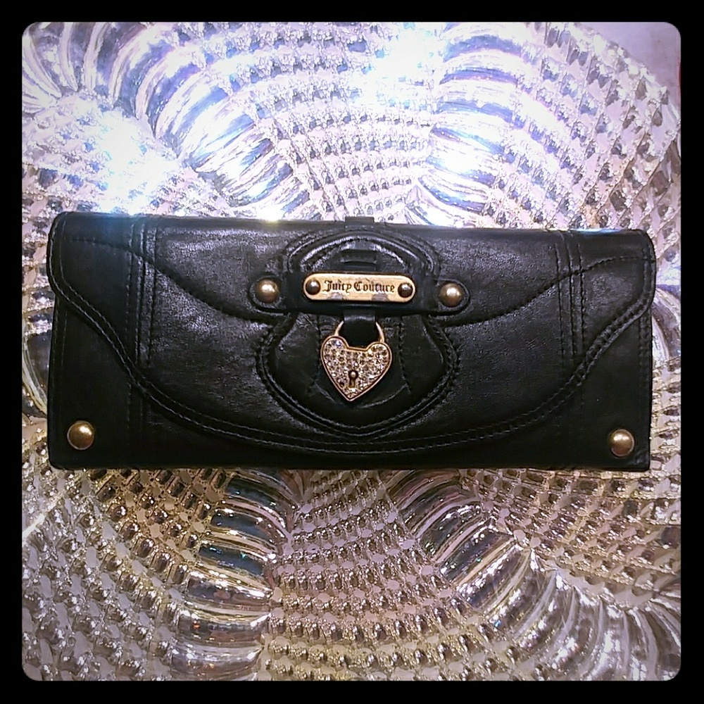 Black leather and gold juicy clutch